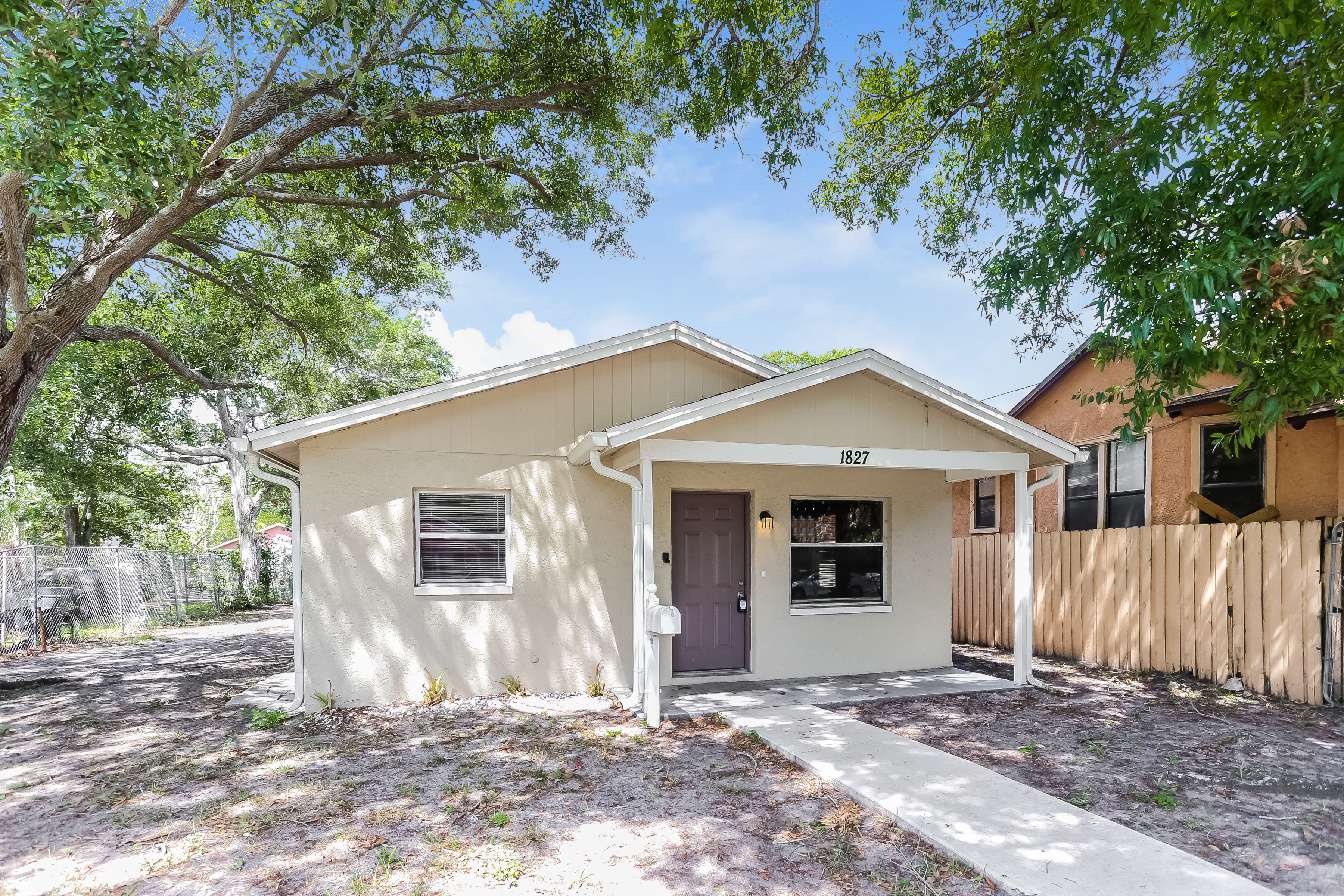 1827 Auburn St S St Petersburg, FL 33712